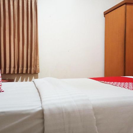 Capital O 142 Hotel Al Furqon Syariah Palembang Buitenkant foto