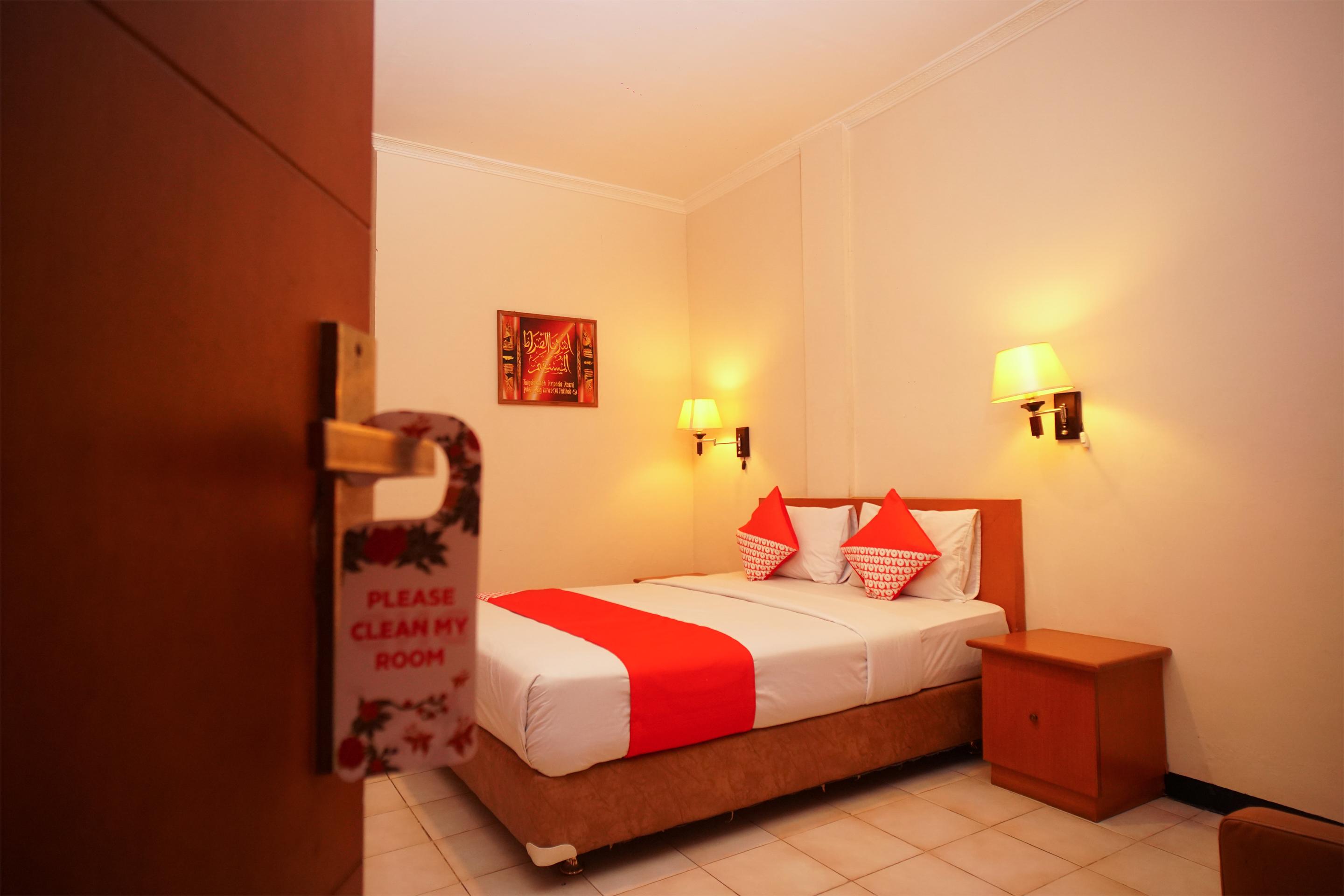 Capital O 142 Hotel Al Furqon Syariah Palembang Buitenkant foto
