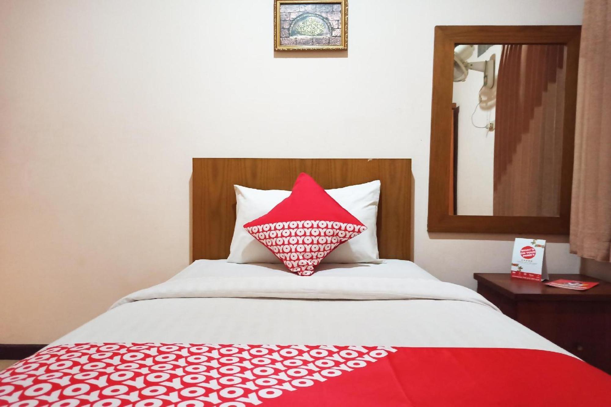 Capital O 142 Hotel Al Furqon Syariah Palembang Buitenkant foto