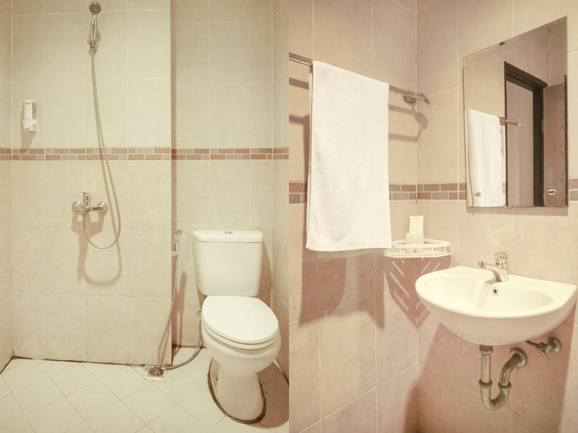 Capital O 142 Hotel Al Furqon Syariah Palembang Buitenkant foto