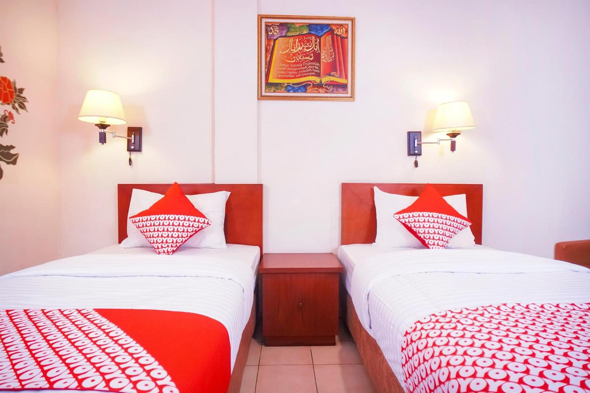 Capital O 142 Hotel Al Furqon Syariah Palembang Buitenkant foto